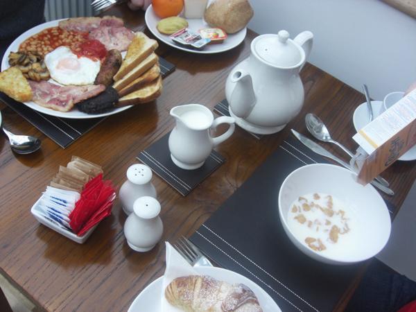 Devonshire Hotel Hornchurch ภายนอก รูปภาพ