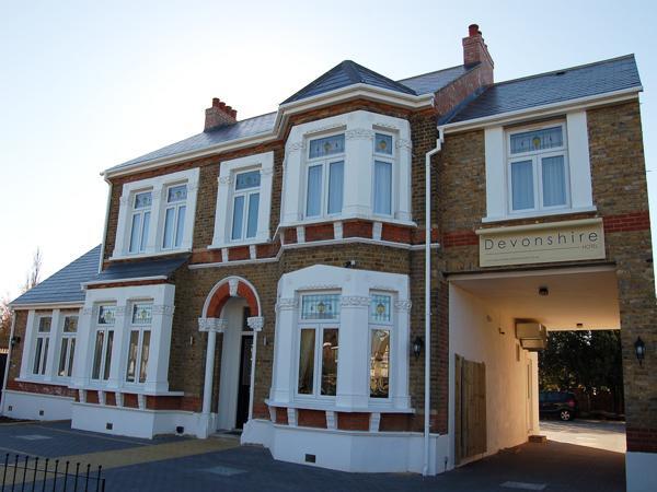 Devonshire Hotel Hornchurch ภายนอก รูปภาพ